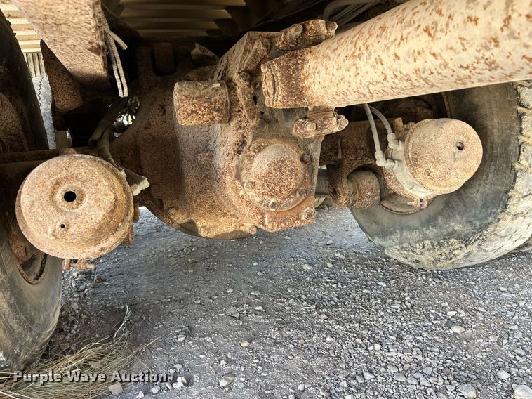 image for item LC9210 1992 Ford LTL9000 dump truck