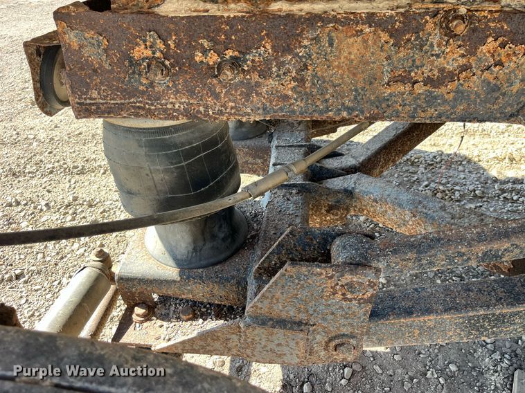 image for item LC9210 1992 Ford LTL9000 dump truck