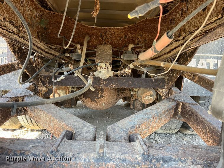 image for item LC9210 1992 Ford LTL9000 dump truck