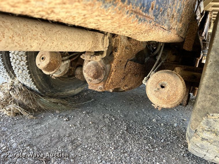 image for item LC9210 1992 Ford LTL9000 dump truck