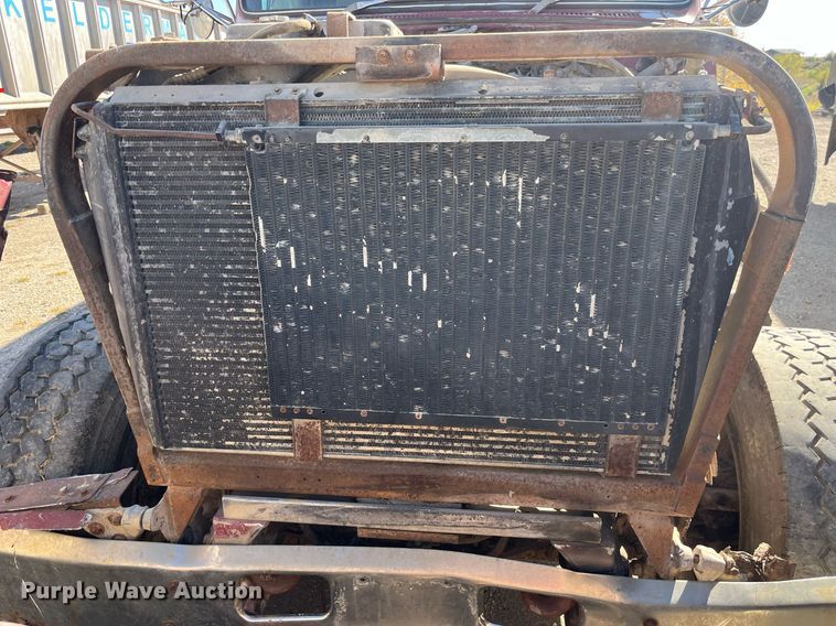 image for item LC9210 1992 Ford LTL9000 dump truck