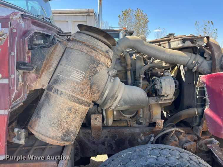 image for item LC9210 1992 Ford LTL9000 dump truck