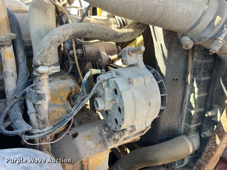 image for item LC9210 1992 Ford LTL9000 dump truck