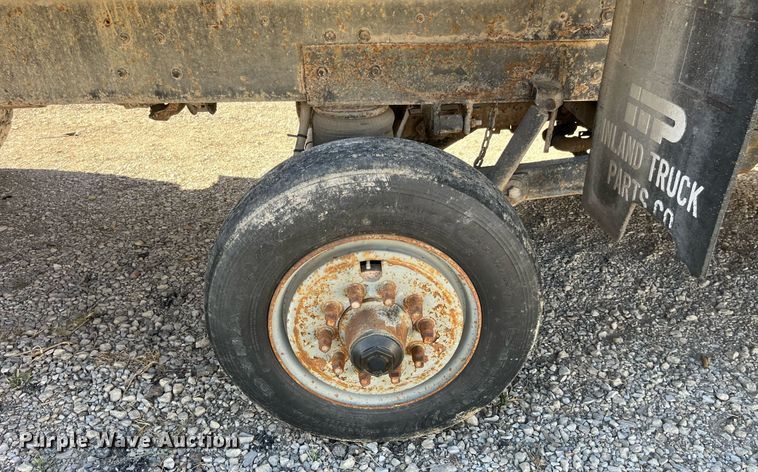 image for item LC9210 1992 Ford LTL9000 dump truck