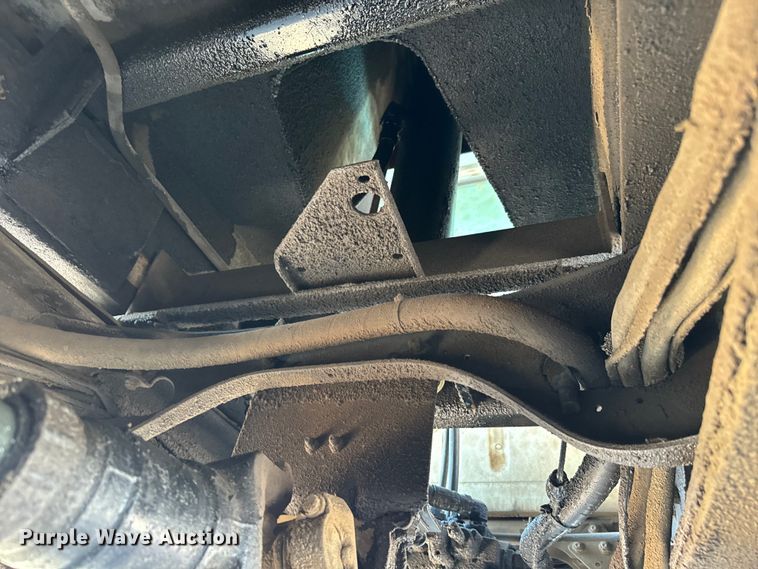 image for item LF9841 2000 International 4900  dump truck