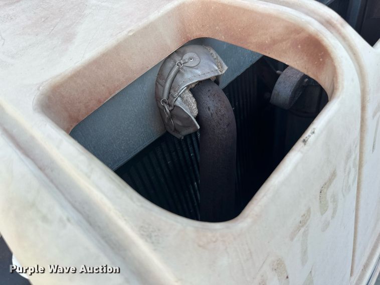 image for item LR9528 2018 Doosan  C185 air compressor