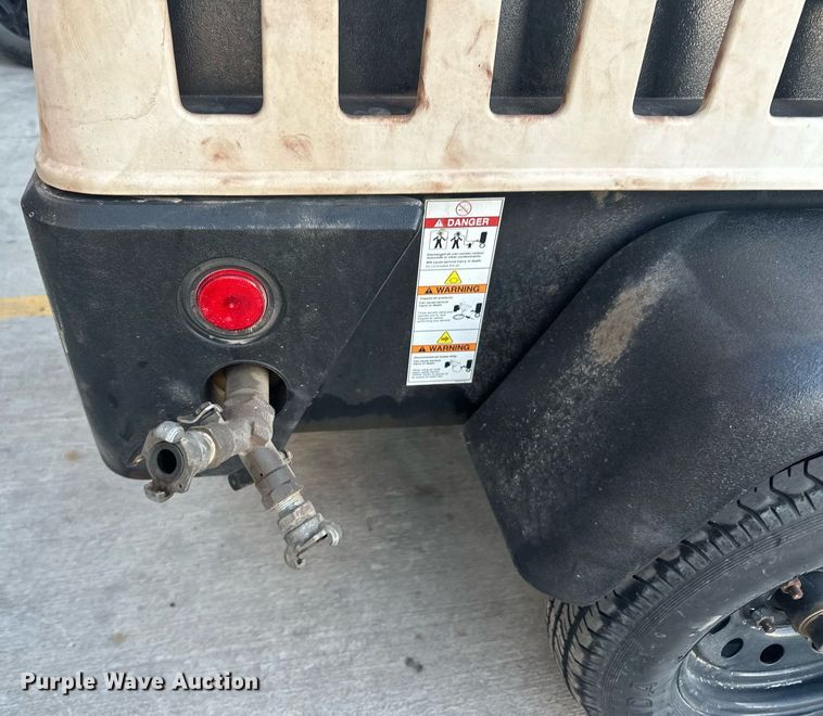 image for item LR9528 2018 Doosan  C185 air compressor