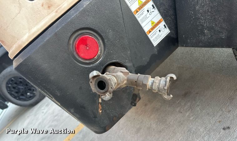 image for item LR9528 2018 Doosan  C185 air compressor