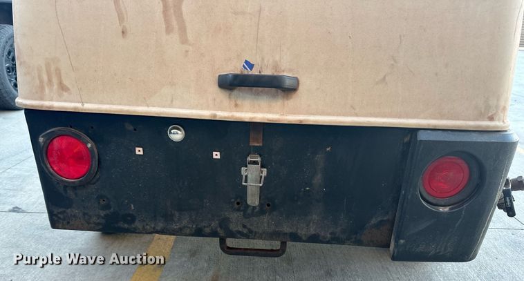 image for item LR9528 2018 Doosan  C185 air compressor