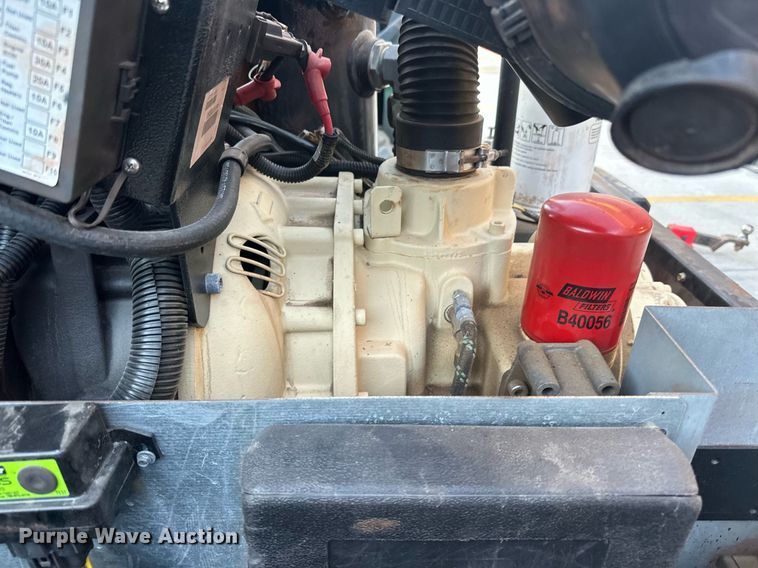 image for item LR9528 2018 Doosan  C185 air compressor