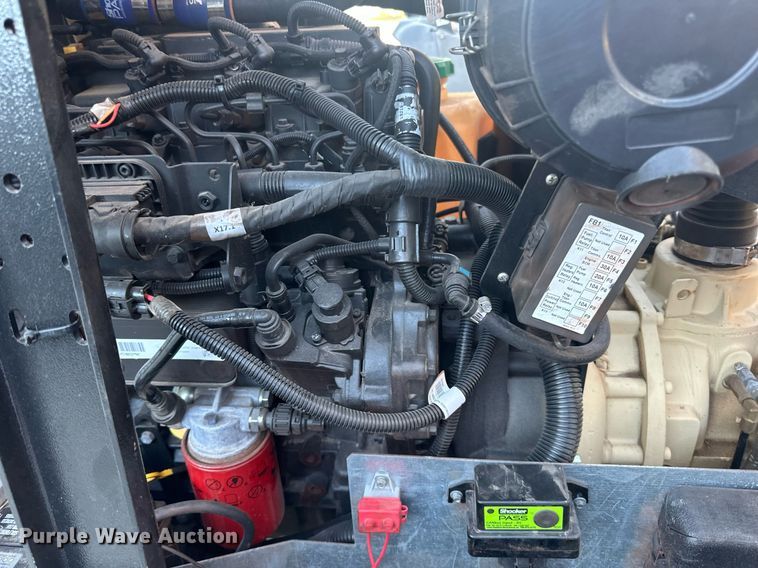 image for item LR9528 2018 Doosan  C185 air compressor