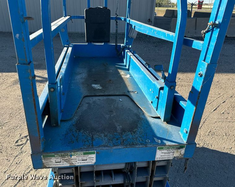 image for item MS9833 2008 Genie GS-1930 scissor lift