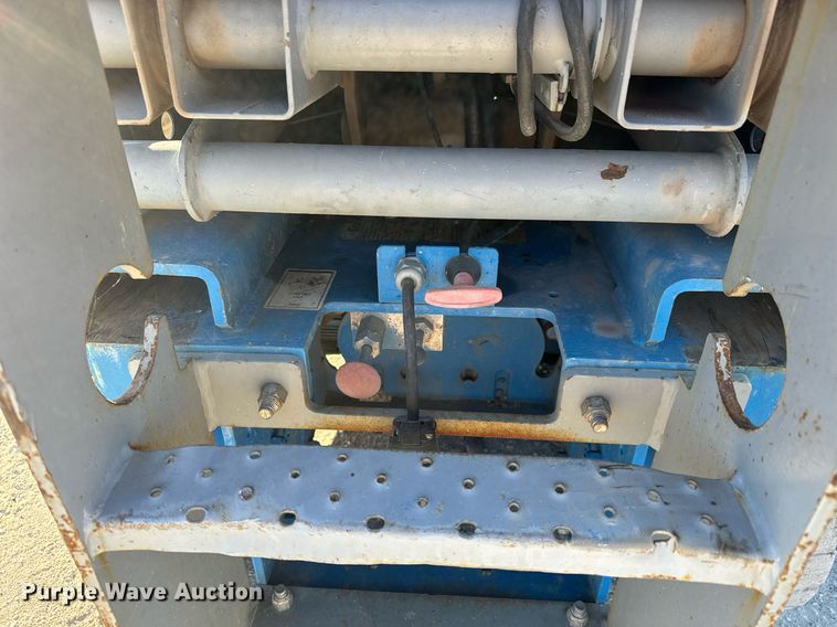 image for item MS9833 2008 Genie GS-1930 scissor lift