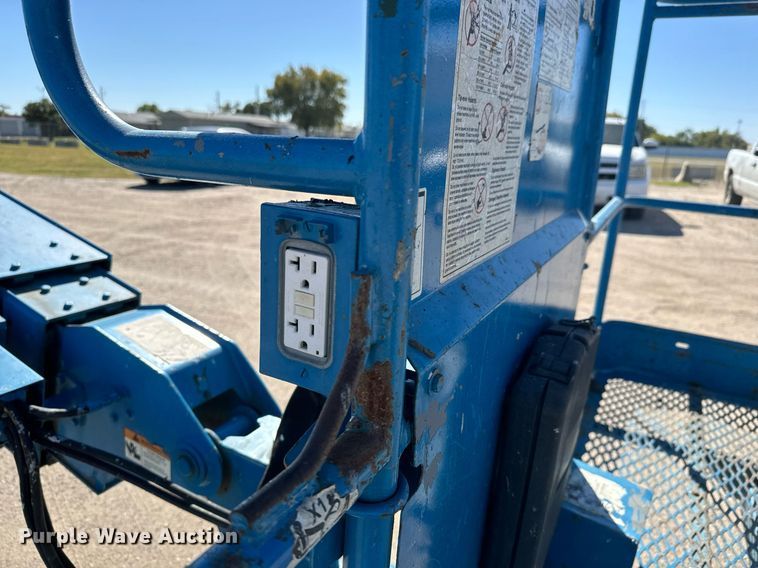 image for item MS9838 2007 Genie  S60 boom lift