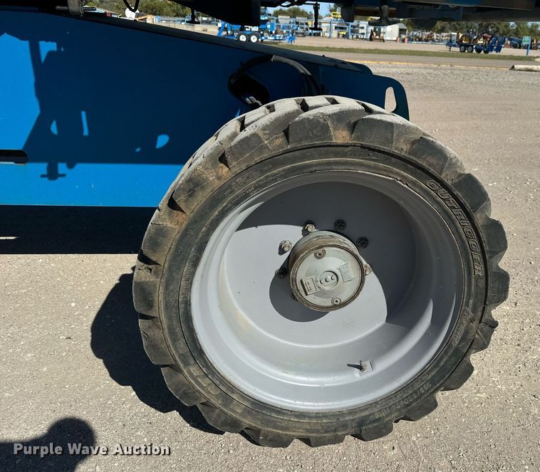 image for item MS9838 2007 Genie  S60 boom lift