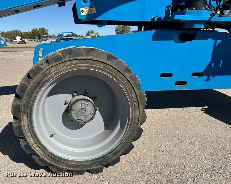 image for item MS9838 2007 Genie  S60 boom lift