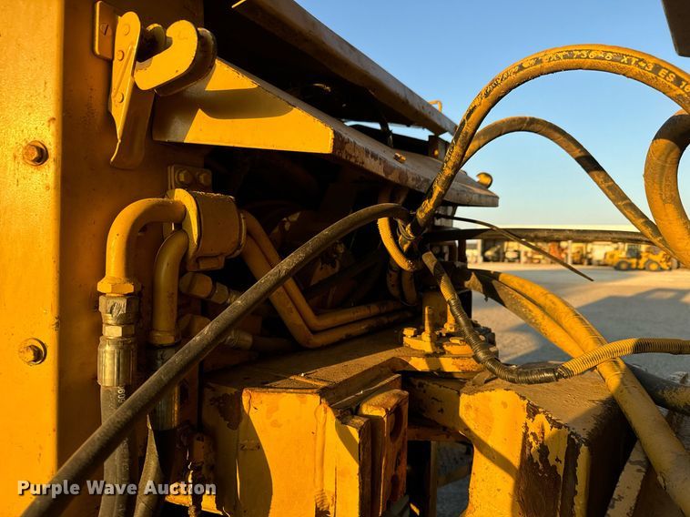 image for item MS9841 1988 Caterpillar  D35C haul truck