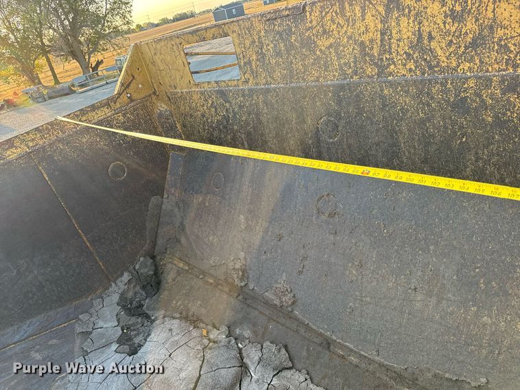 image for item MS9841 1988 Caterpillar  D35C haul truck