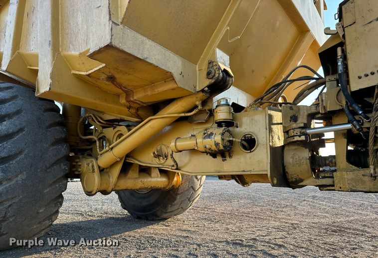 image for item MS9841 1988 Caterpillar  D35C haul truck