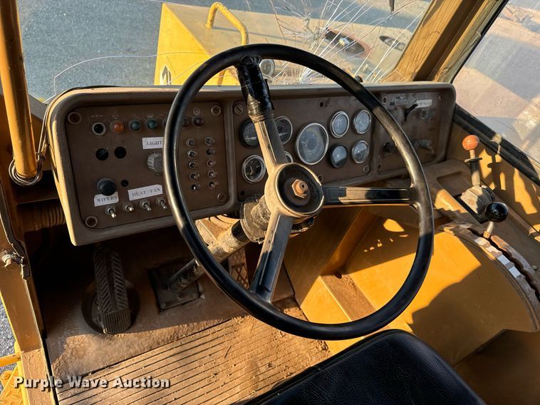 image for item MS9841 1988 Caterpillar  D35C haul truck