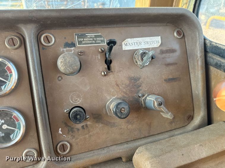 image for item MS9841 1988 Caterpillar  D35C haul truck