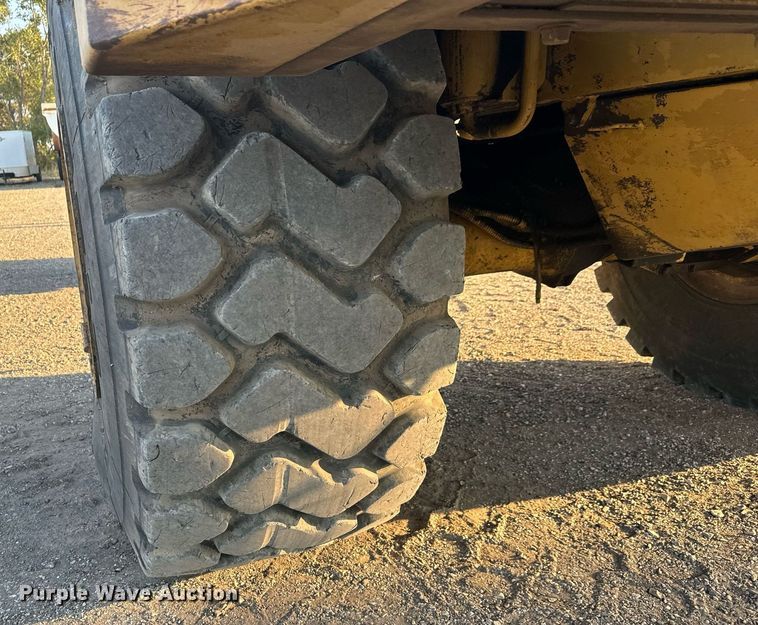 image for item MS9841 1988 Caterpillar  D35C haul truck