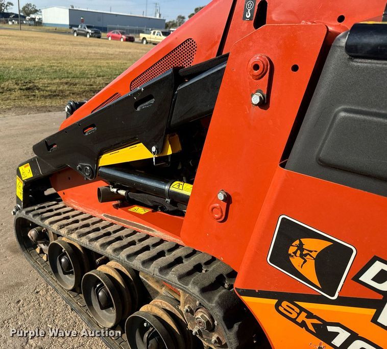 image for item MS9842 2019 Ditch Witch SK1050 compact utility loader