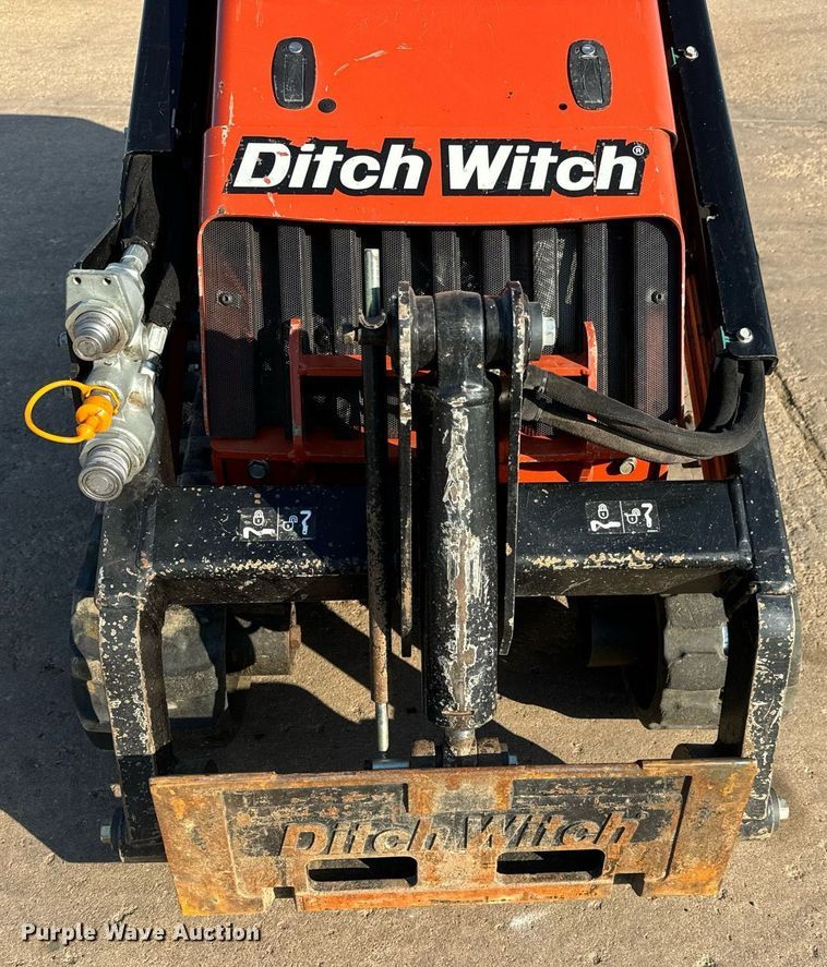 image for item MS9842 2019 Ditch Witch SK1050 compact utility loader