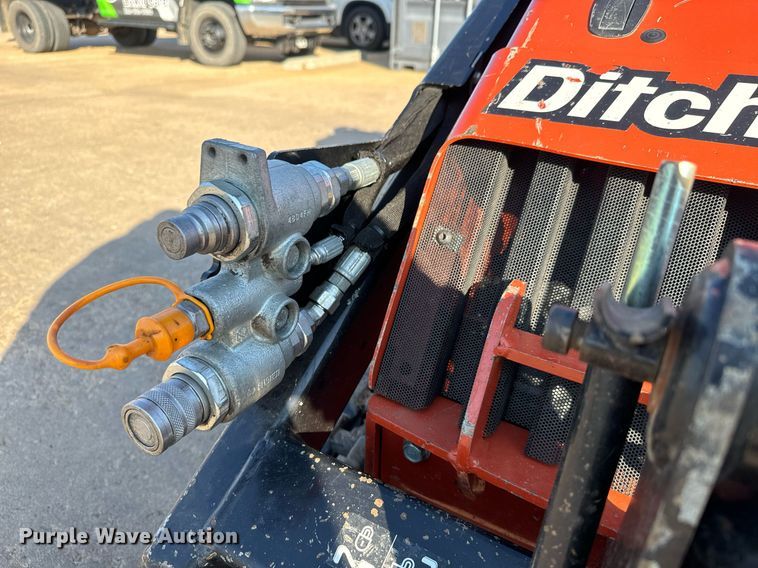 image for item MS9842 2019 Ditch Witch SK1050 compact utility loader