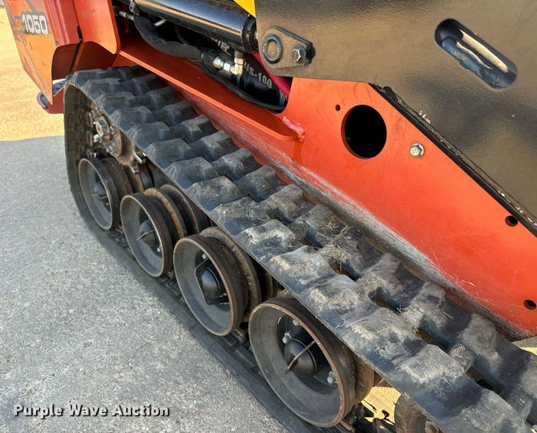 image for item MS9842 2019 Ditch Witch SK1050 compact utility loader