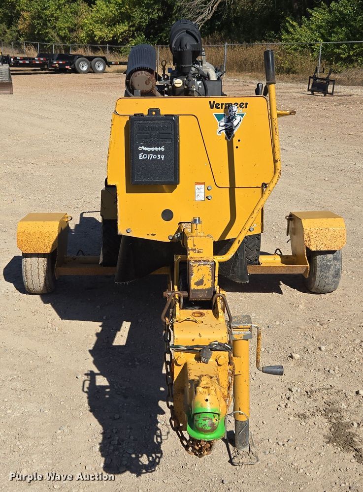 image for item MS9867 2005 Vermeer SC252 stump grinder