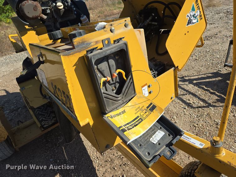 image for item MS9867 2005 Vermeer SC252 stump grinder