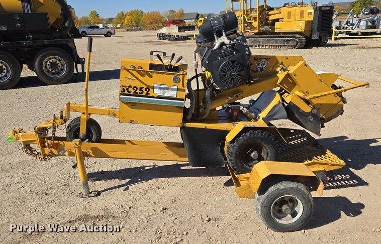 image for item MS9867 2005 Vermeer SC252 stump grinder