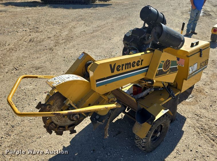 image for item MS9867 2005 Vermeer SC252 stump grinder