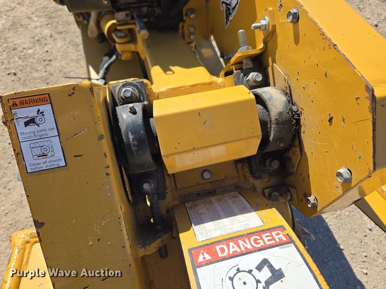 image for item MS9867 2005 Vermeer SC252 stump grinder