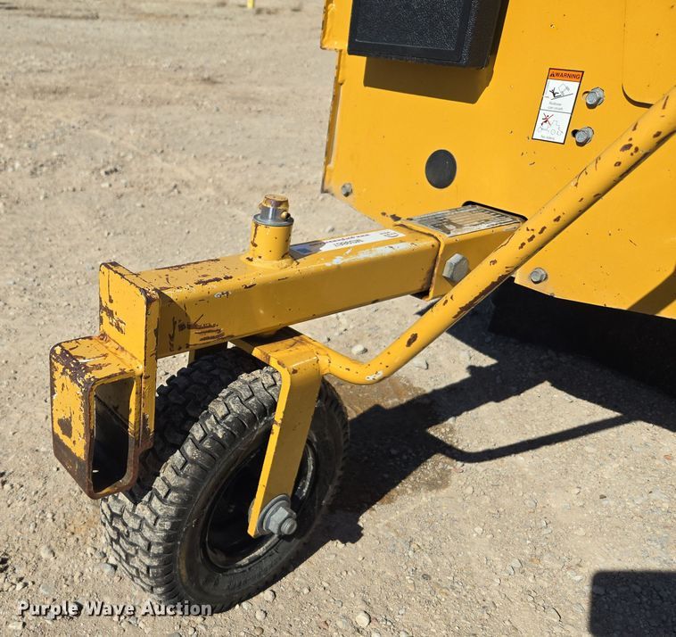 image for item MS9867 2005 Vermeer SC252 stump grinder