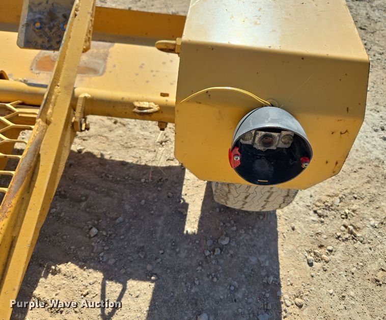 image for item MS9867 2005 Vermeer SC252 stump grinder