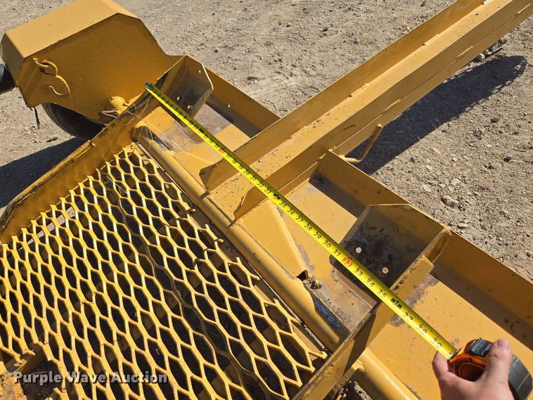 image for item MS9867 2005 Vermeer SC252 stump grinder