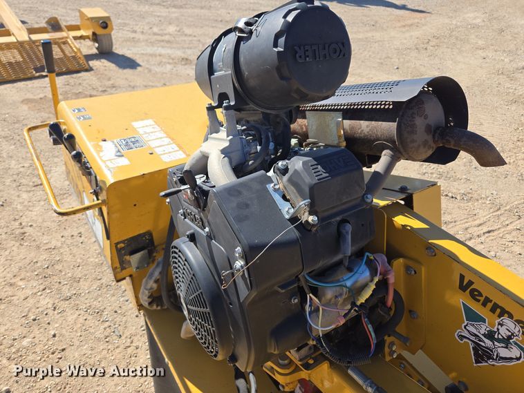 image for item MS9867 2005 Vermeer SC252 stump grinder