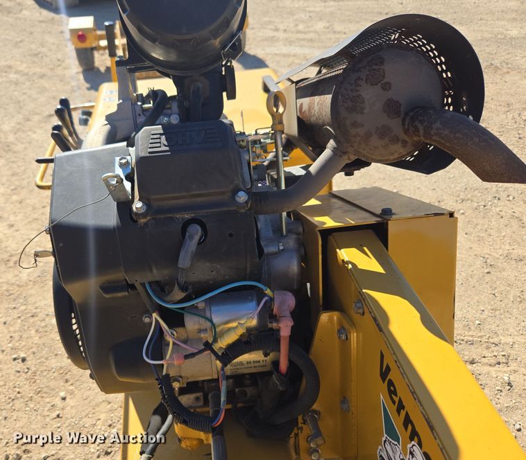 image for item MS9867 2005 Vermeer SC252 stump grinder