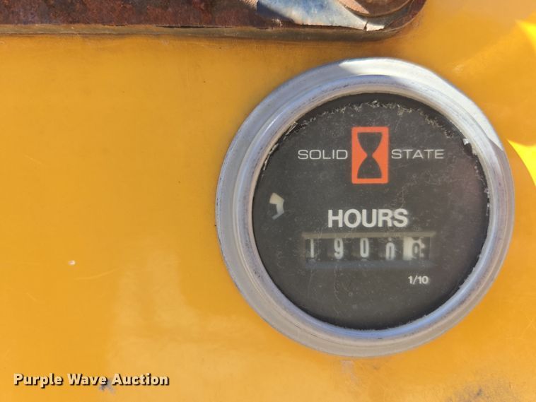 image for item MS9867 2005 Vermeer SC252 stump grinder