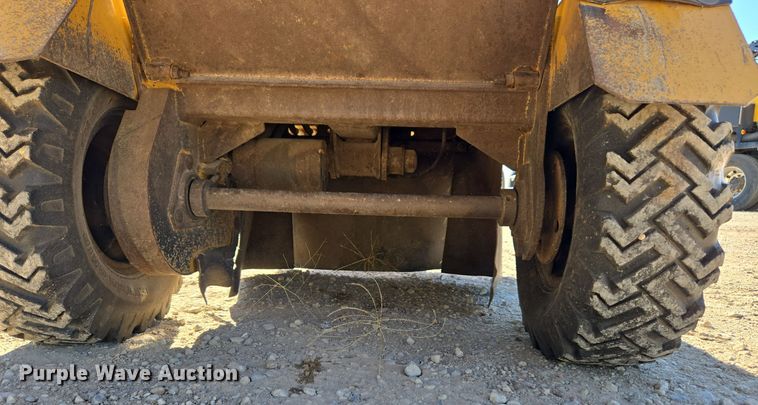 image for item MS9867 2005 Vermeer SC252 stump grinder