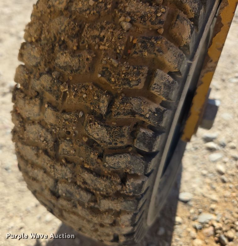 image for item MS9867 2005 Vermeer SC252 stump grinder