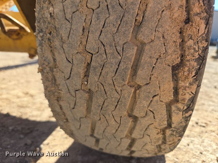 image for item MS9867 2005 Vermeer SC252 stump grinder