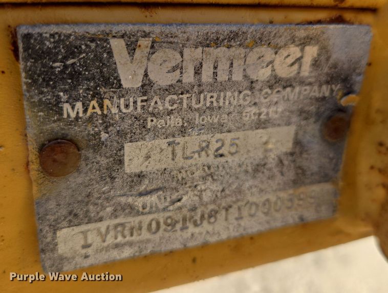 image for item MS9867 2005 Vermeer SC252 stump grinder