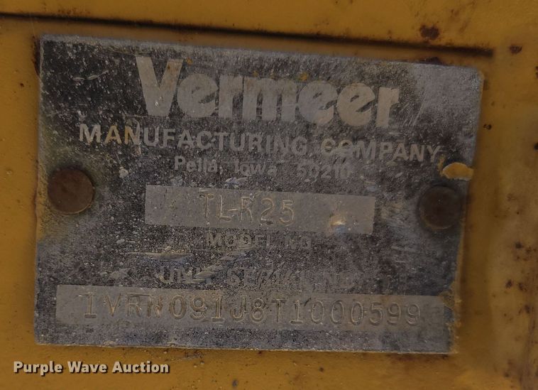 image for item MS9867 2005 Vermeer SC252 stump grinder