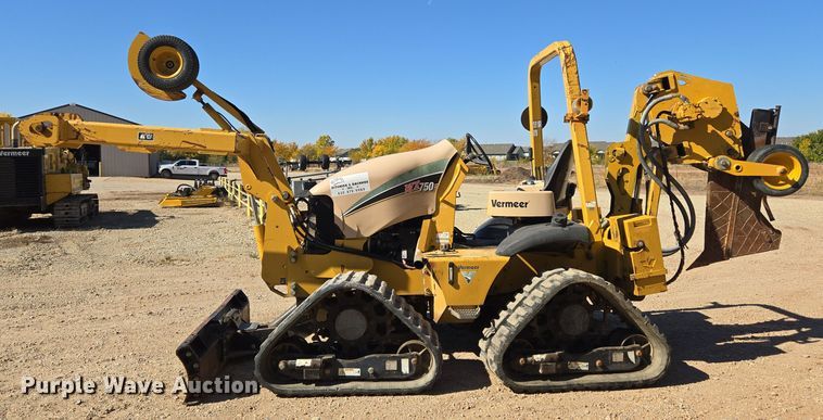 image for item MS9868 2009 Vermeer RTX750 vibratory cable plow