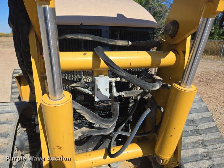 image for item MS9868 2009 Vermeer RTX750 vibratory cable plow