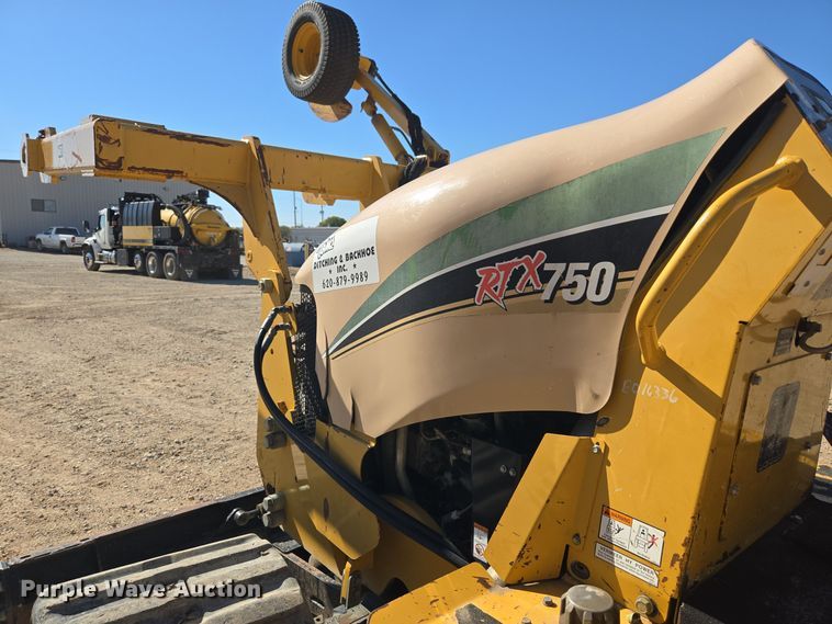 image for item MS9868 2009 Vermeer RTX750 vibratory cable plow