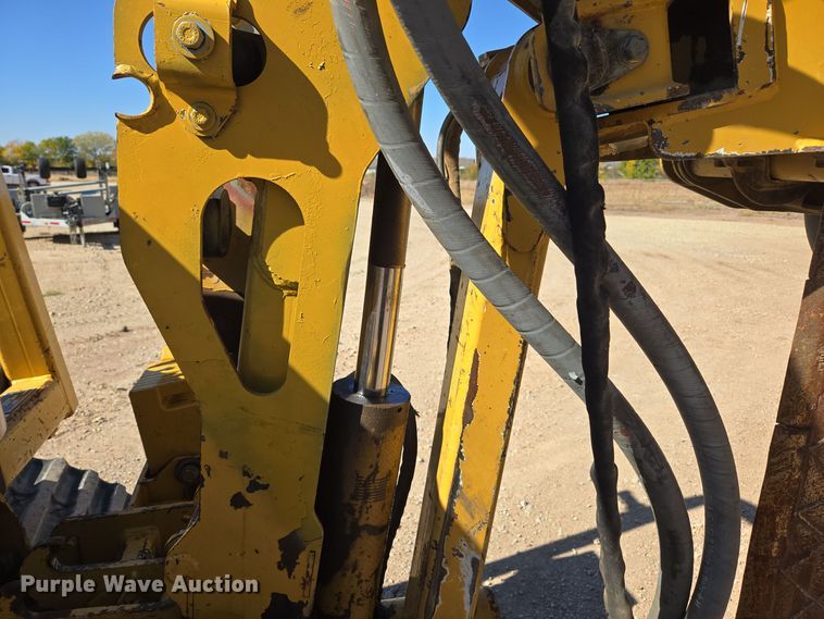 image for item MS9868 2009 Vermeer RTX750 vibratory cable plow